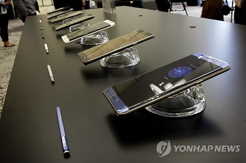 중국도 항공기내 갤럭시노트7 사용 금지［연합뉴스 자료사진］